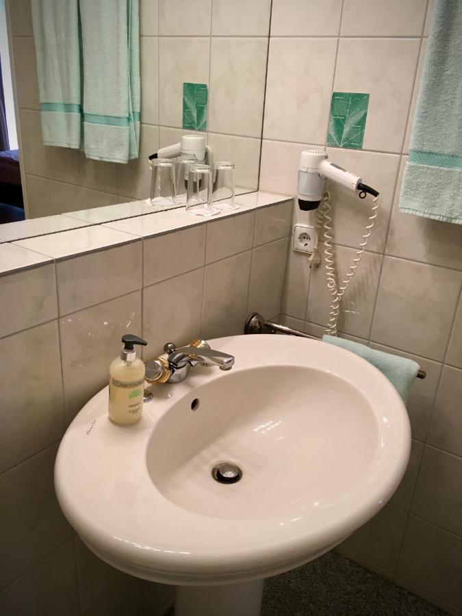 Hotel Kaiserswerth Dusseldorf Ngoại thất bức ảnh